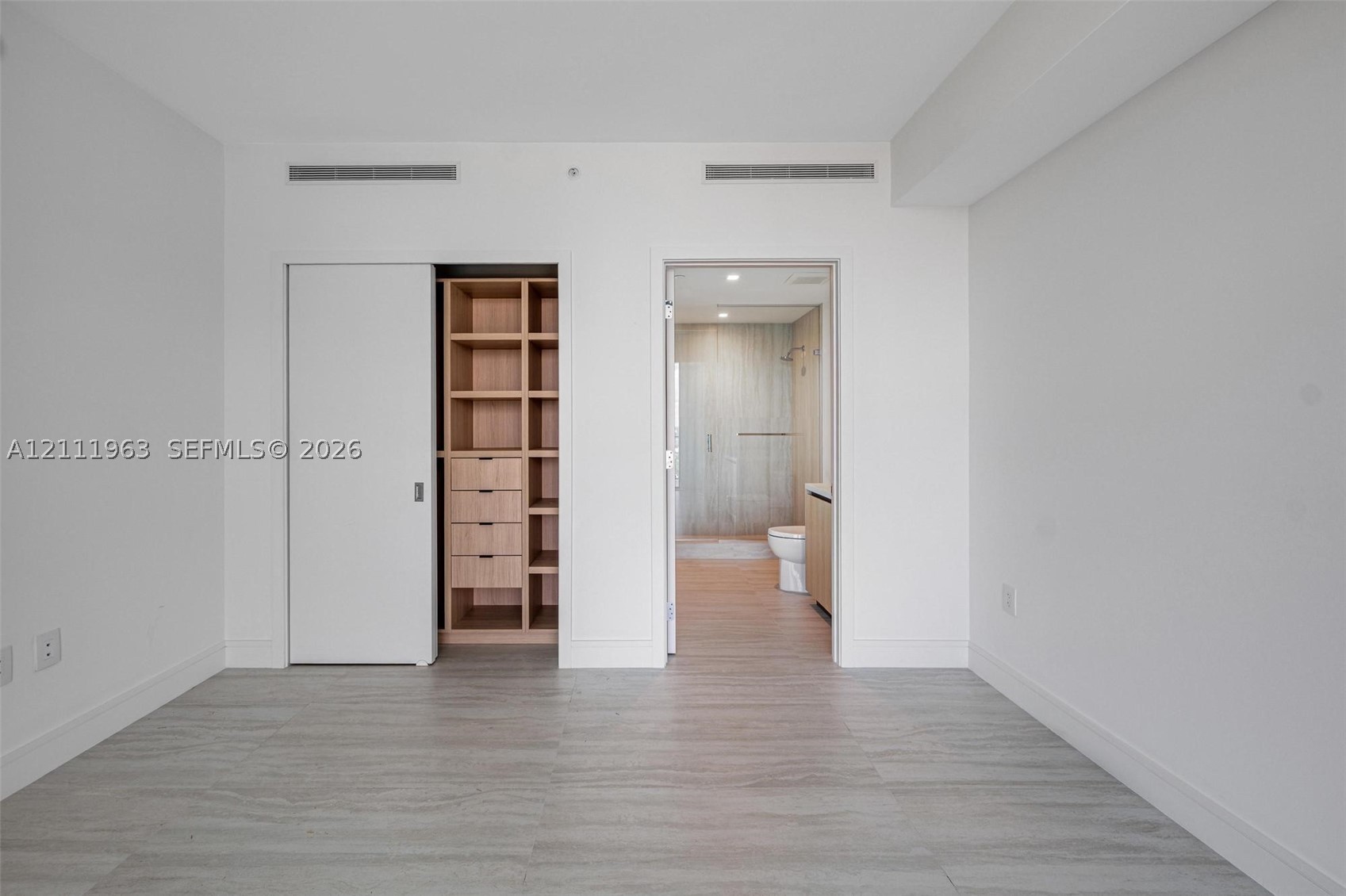 2411 Laguna Cir #2311, North Miami FL 33180