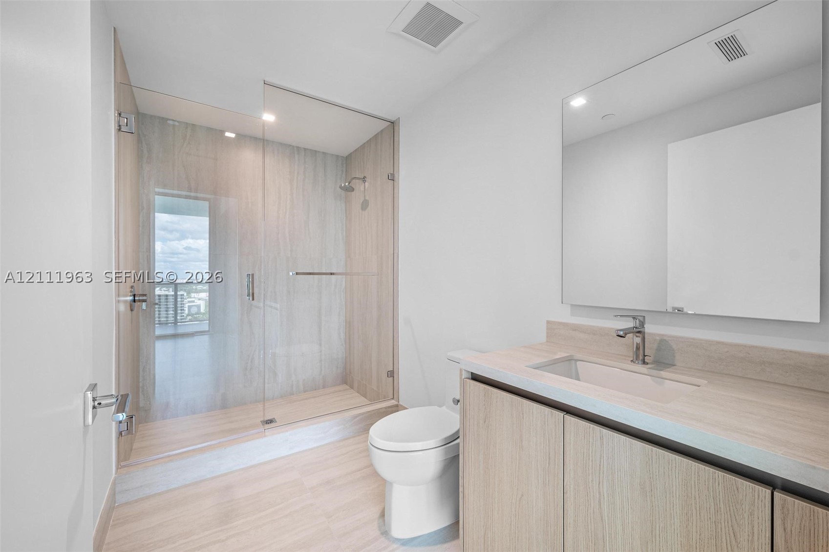 2411 Laguna Cir #2311, North Miami FL 33180