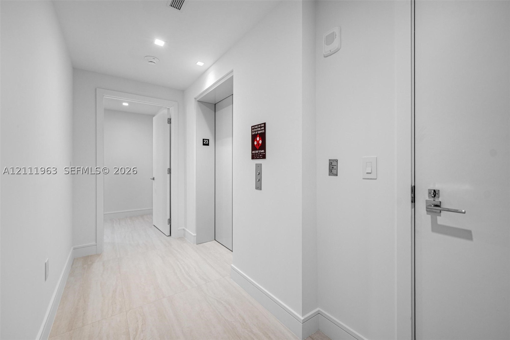 2411 Laguna Cir #2311, North Miami FL 33180