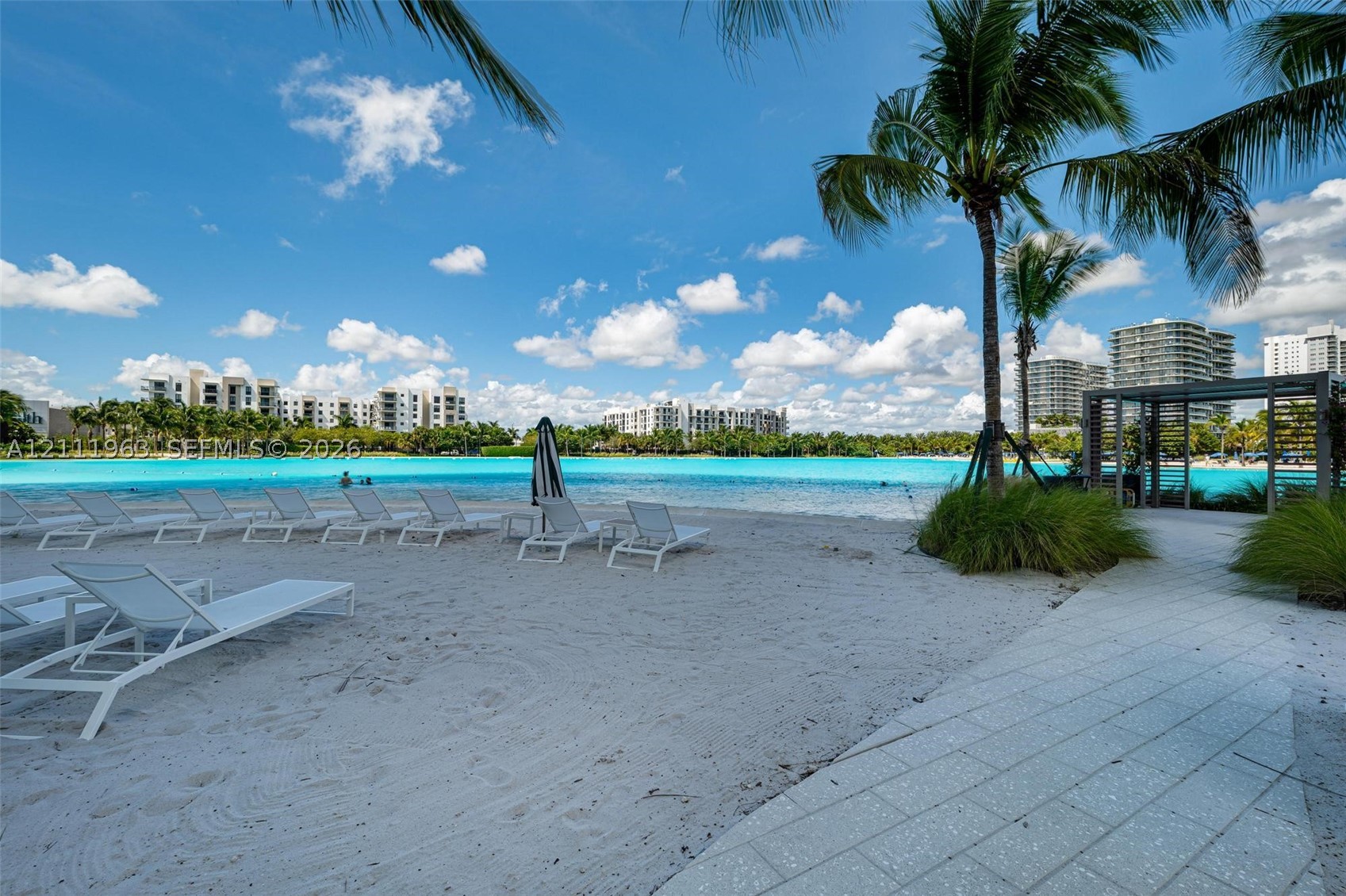 2411 Laguna Cir #2311, North Miami FL 33180
