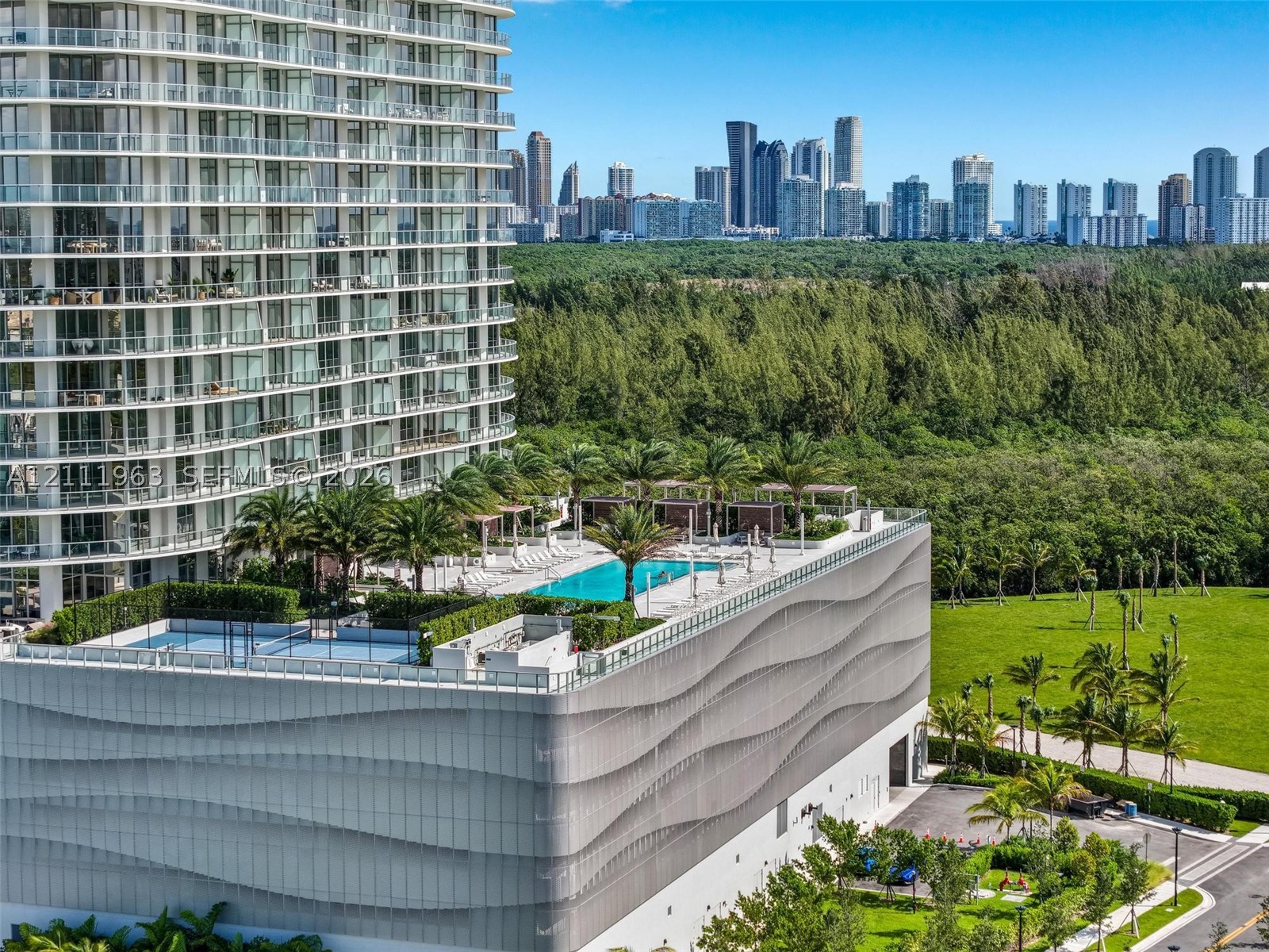2411 Laguna Cir #2311, North Miami FL 33180