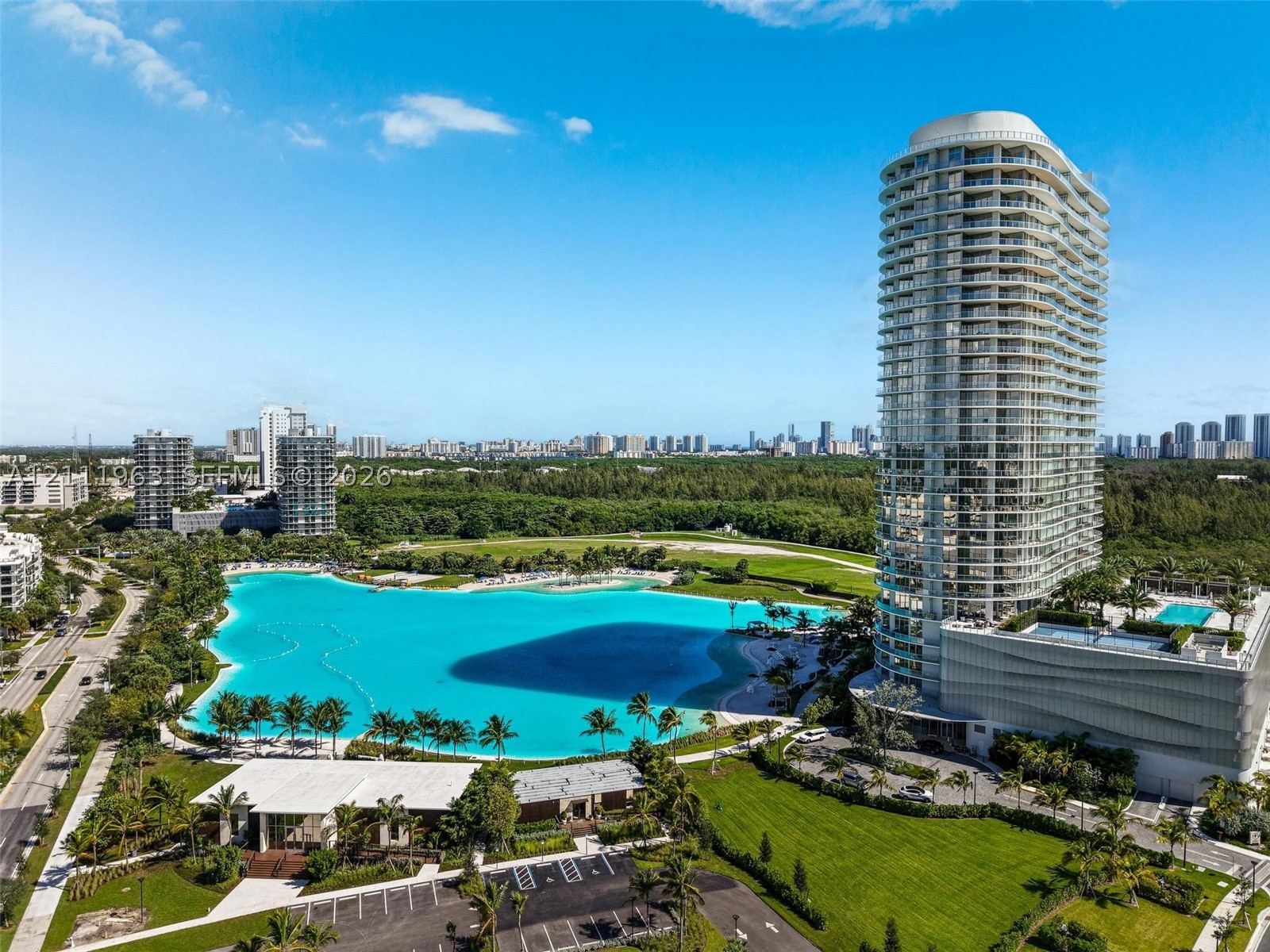 2411 Laguna Cir #2311, North Miami FL 33180