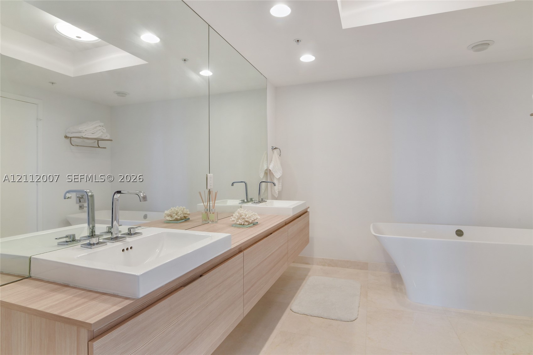 17301 Biscayne Blvd #2002, North Miami Beach FL 33160