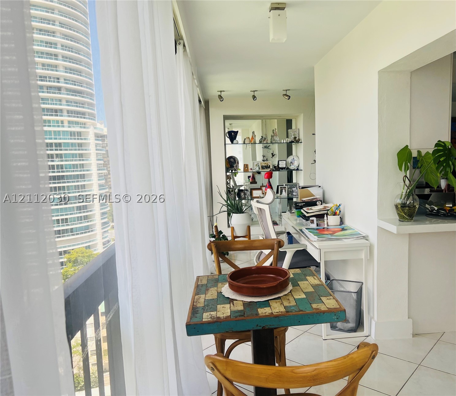 2333 Brickell Ave #1516, Miami FL 33129