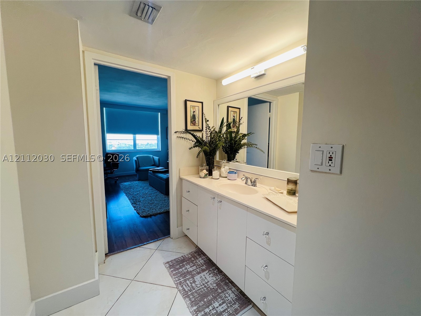 2333 Brickell Ave #1516, Miami FL 33129