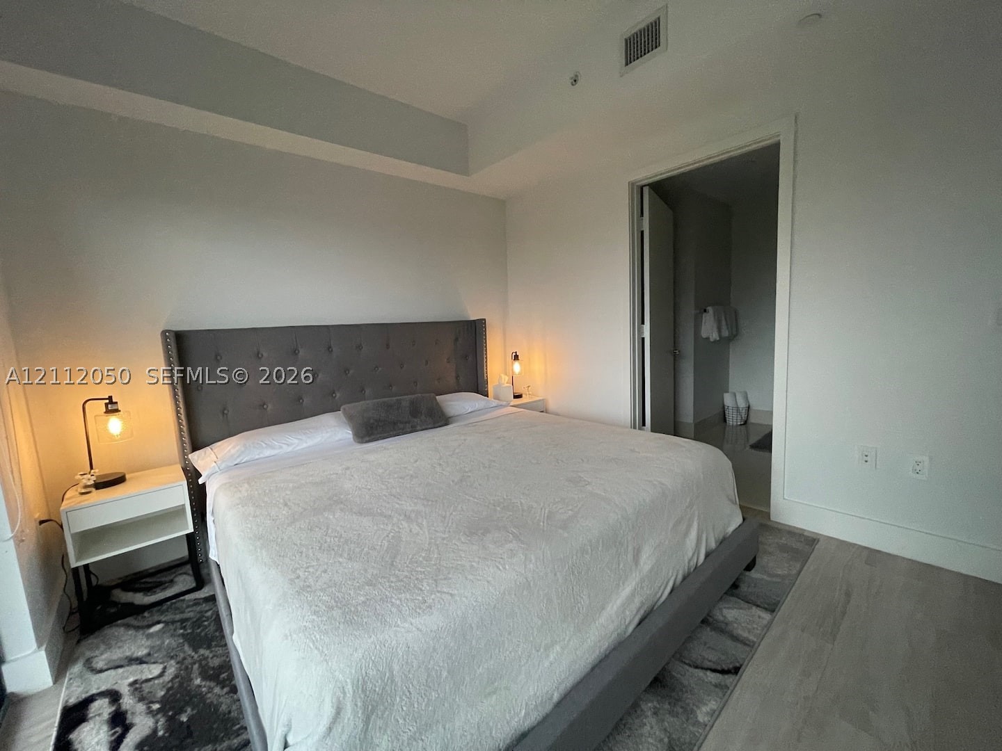 121 NE 34th St #1015, Miami FL 33137
