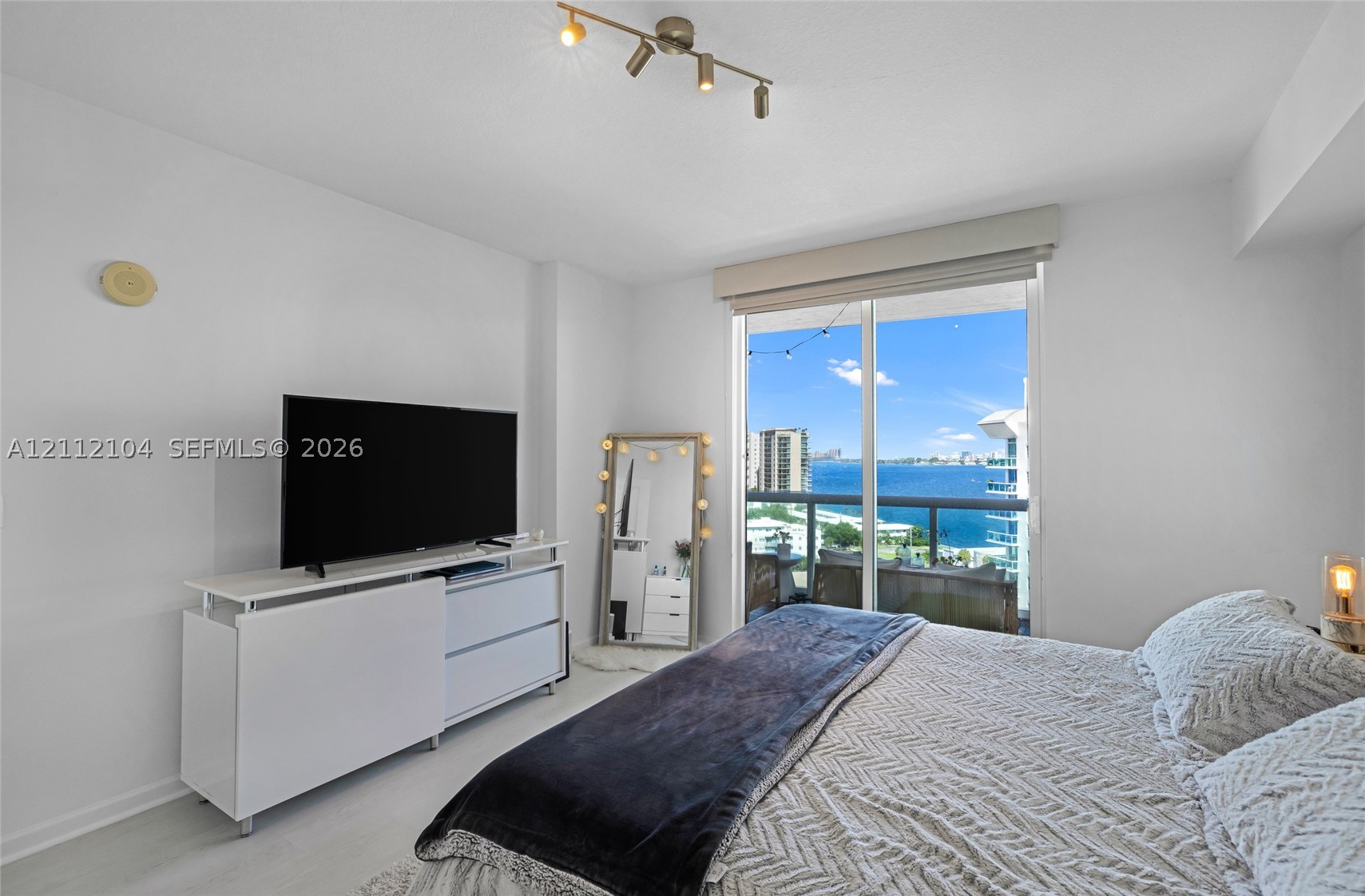 7900 Harbor Island Dr #1203, North Bay Village FL 33141