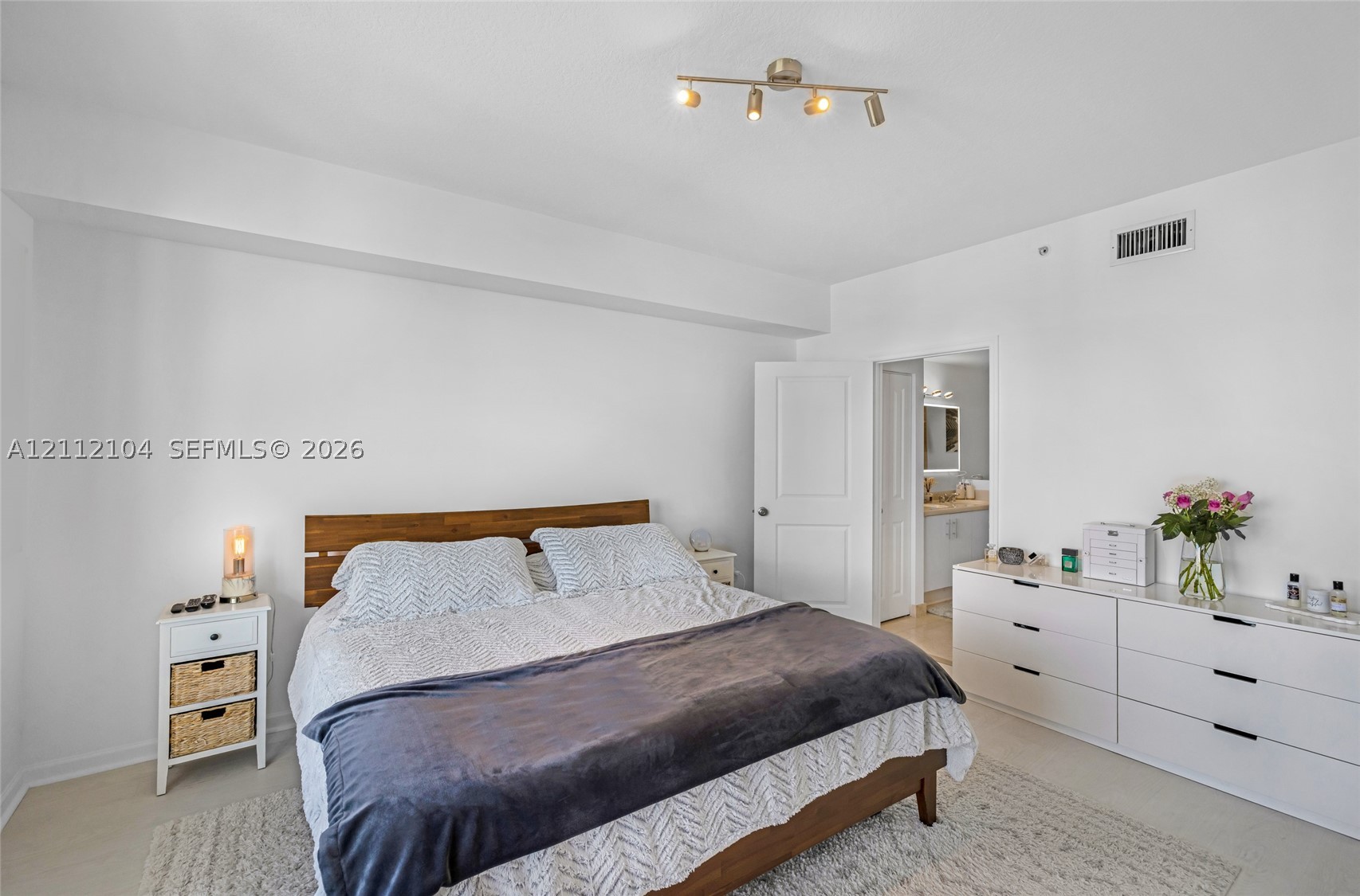 7900 Harbor Island Dr #1203, North Bay Village FL 33141
