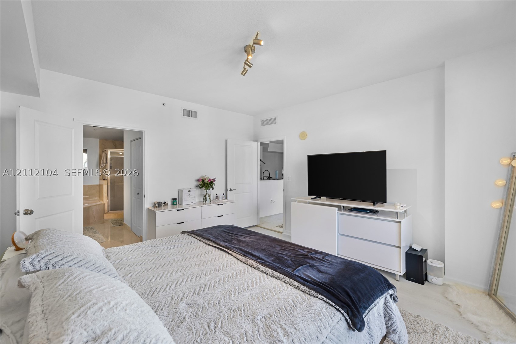 7900 Harbor Island Dr #1203, North Bay Village FL 33141