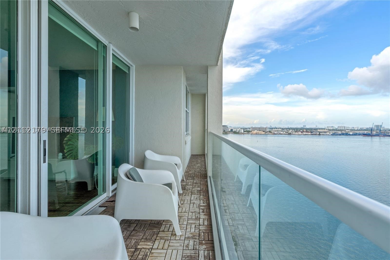 800 Claughton Island Dr #1604, Miami FL 33131