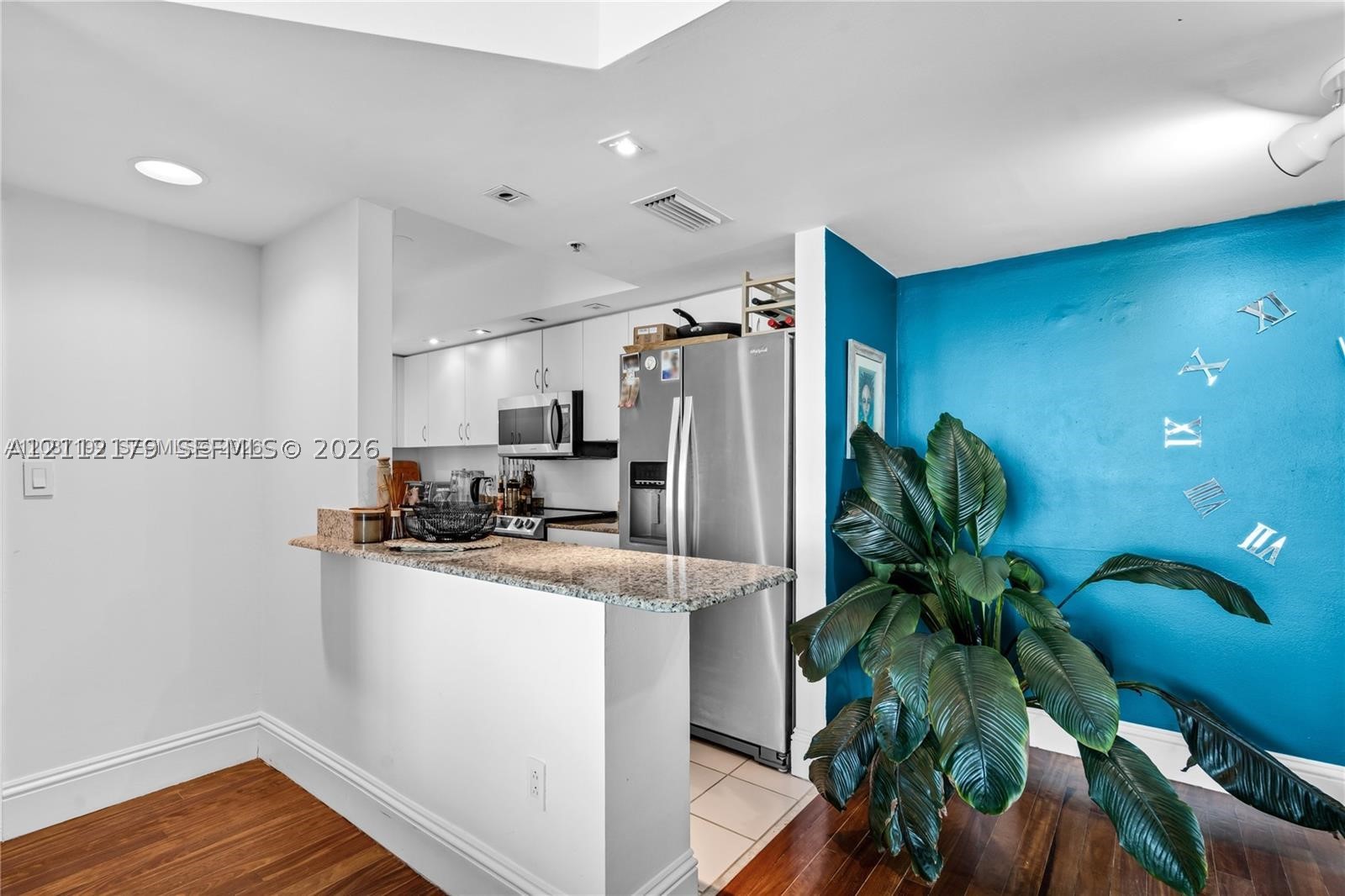 800 Claughton Island Dr #1604, Miami FL 33131