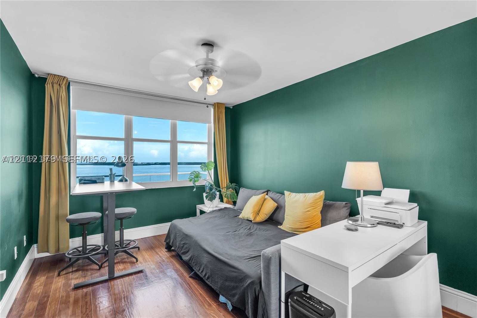 800 Claughton Island Dr #1604, Miami FL 33131