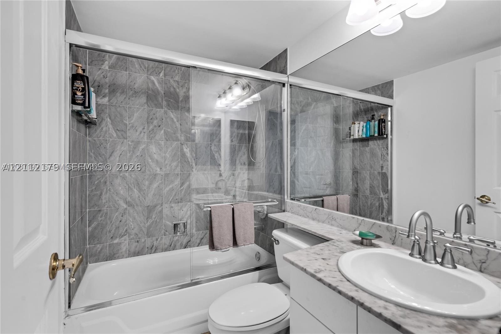800 Claughton Island Dr #1604, Miami FL 33131