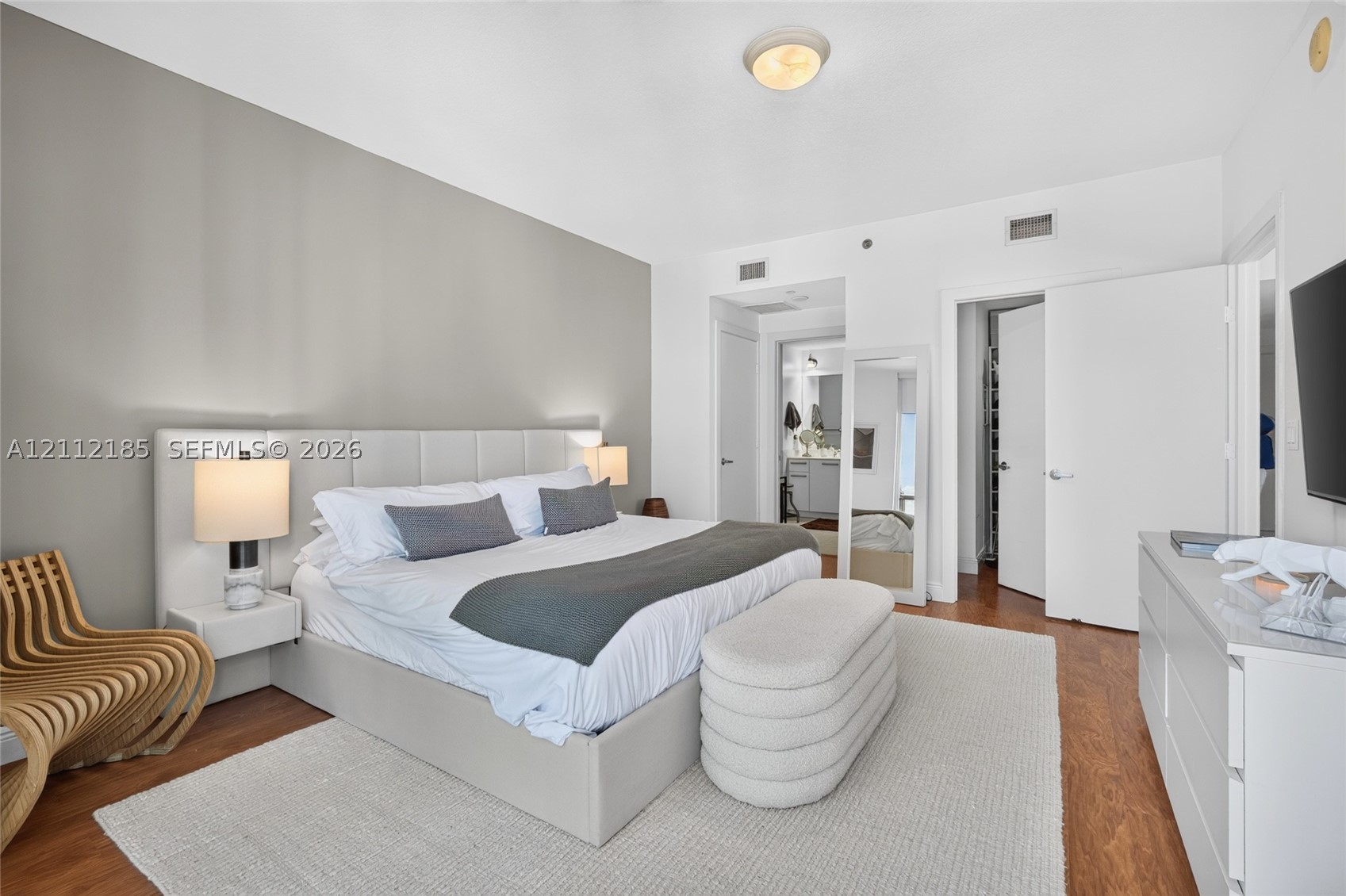 1060 Brickell Ave #2401, Miami FL 33131