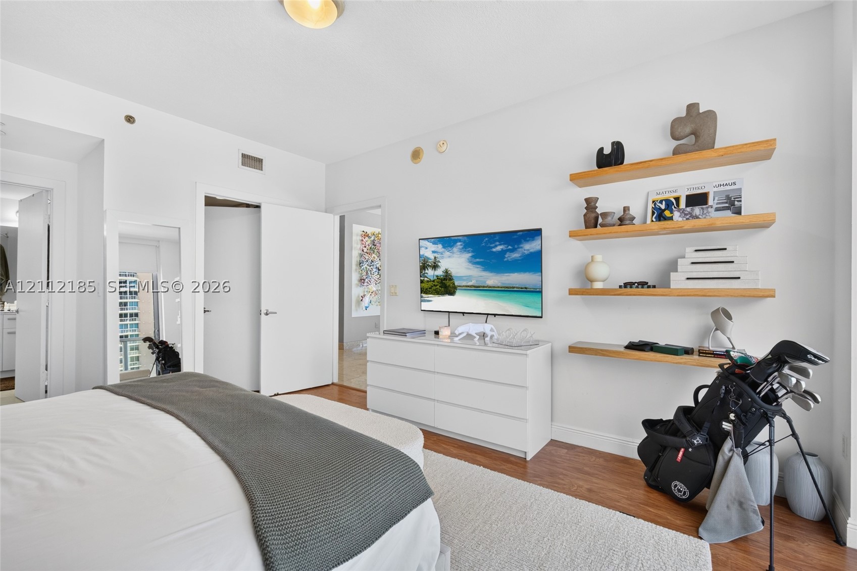 1060 Brickell Ave #2401, Miami FL 33131