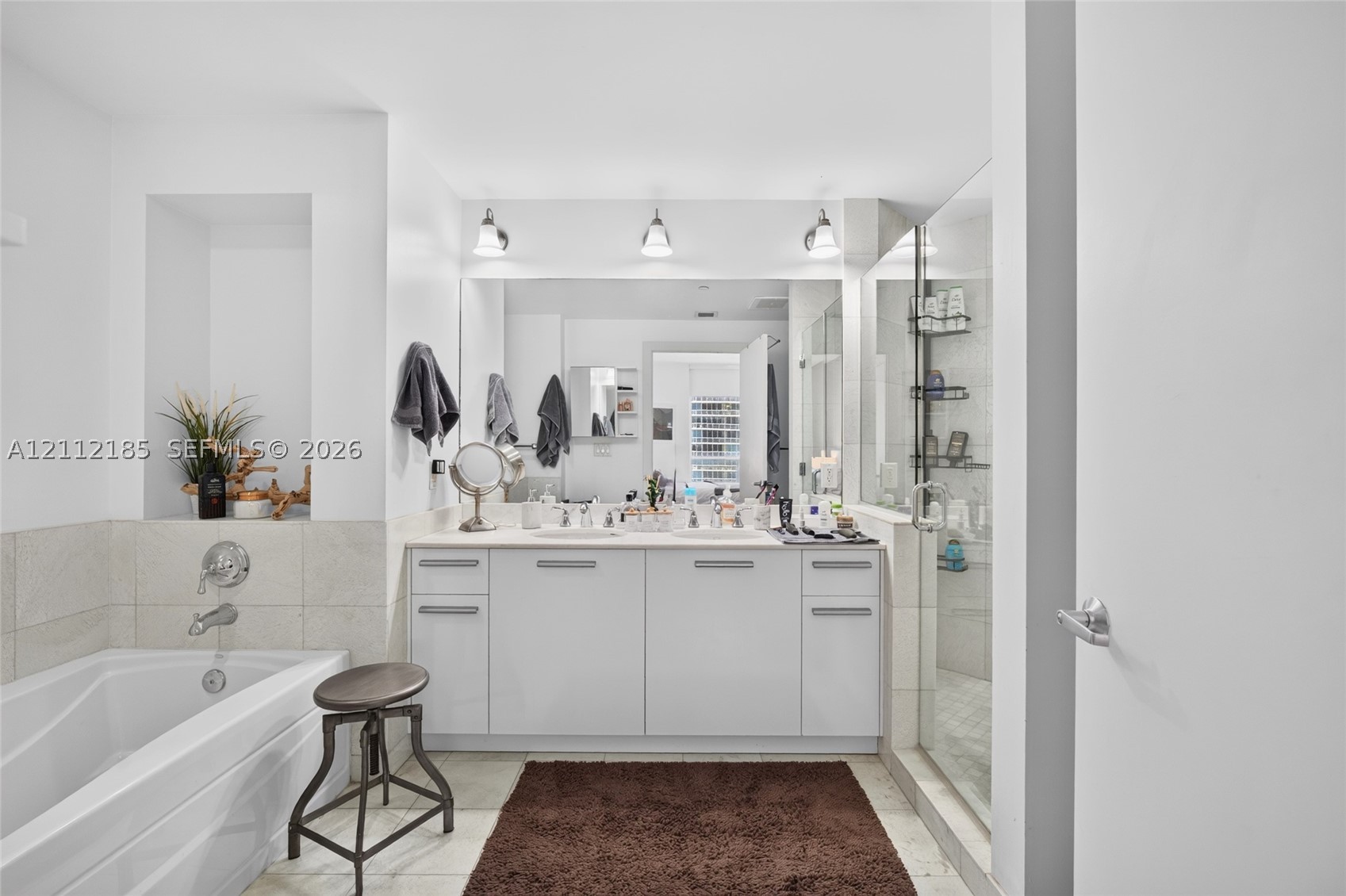 1060 Brickell Ave #2401, Miami FL 33131