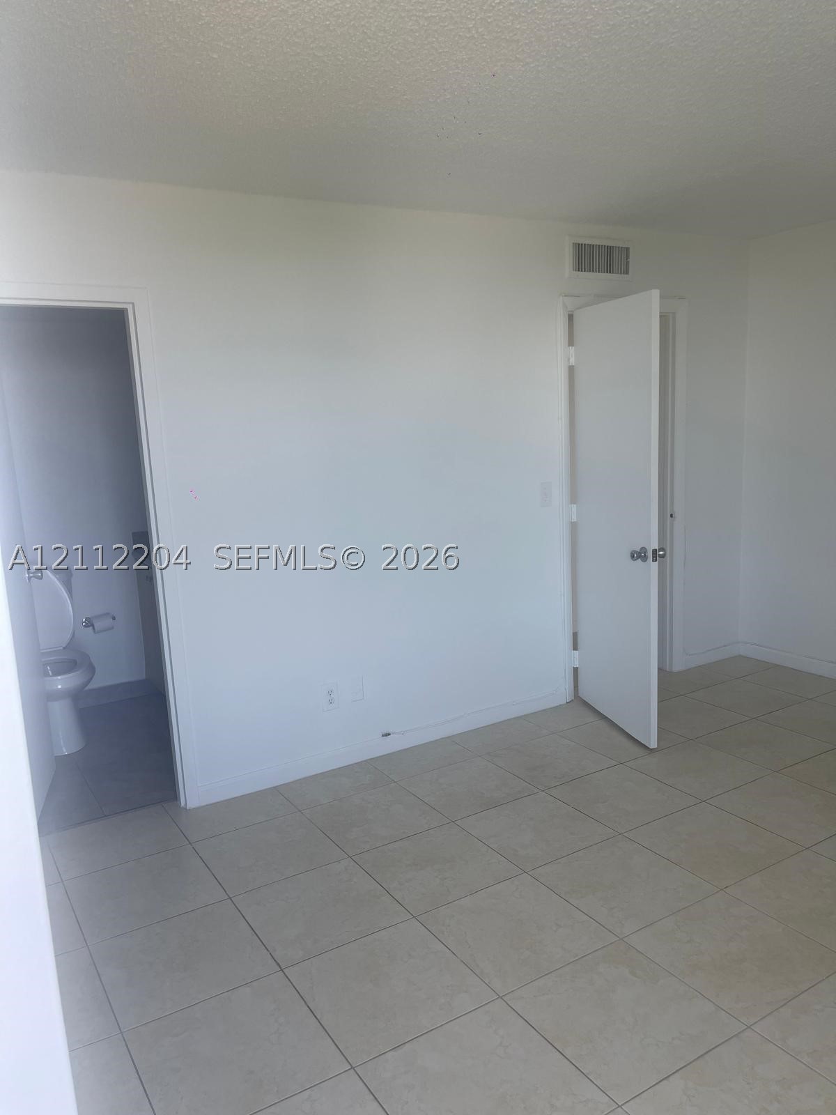 2020 NE 135th St #910, North Miami FL 33181
