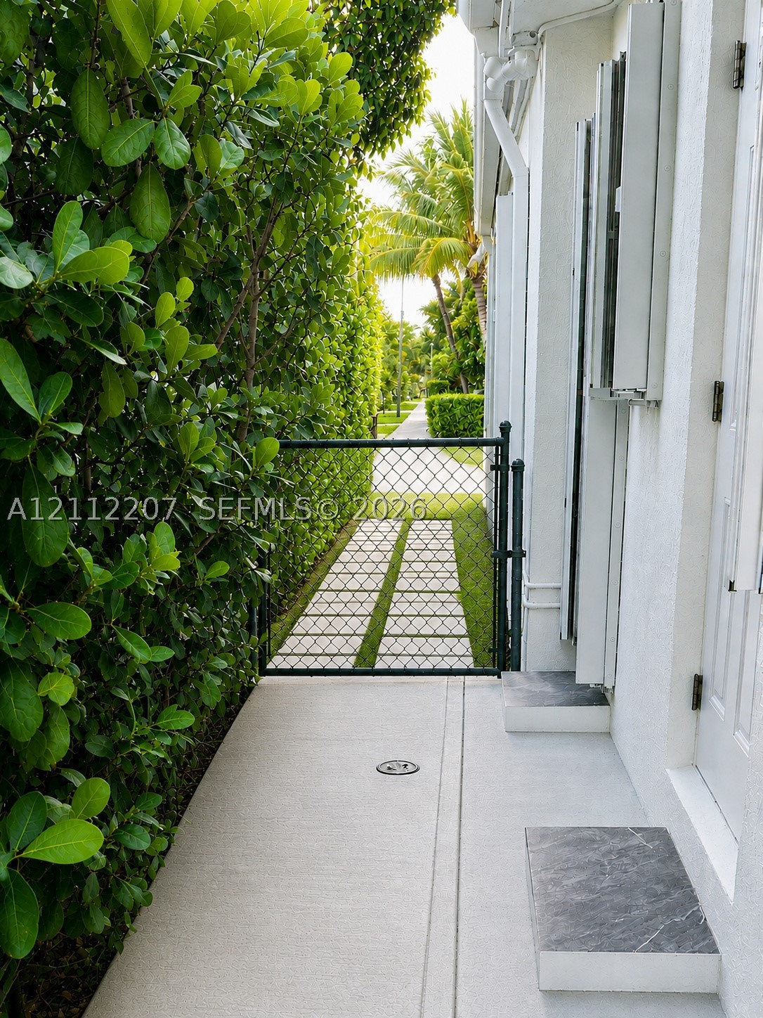 525 SW 67th Ave, Miami FL 33144