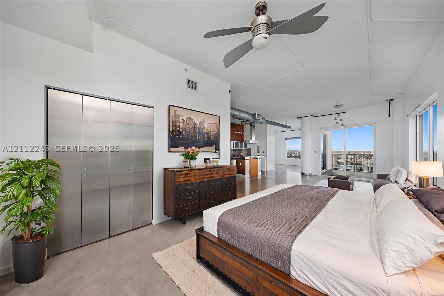 10 SW South River Dr #PHI15, Miami FL 33130