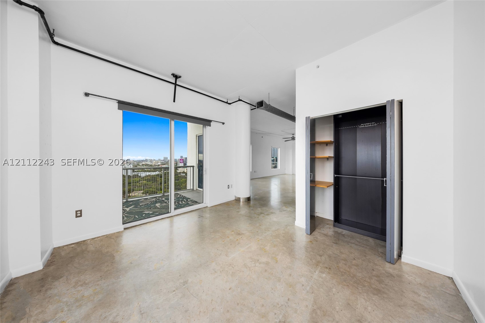 10 SW South River Dr #PHI15, Miami FL 33130