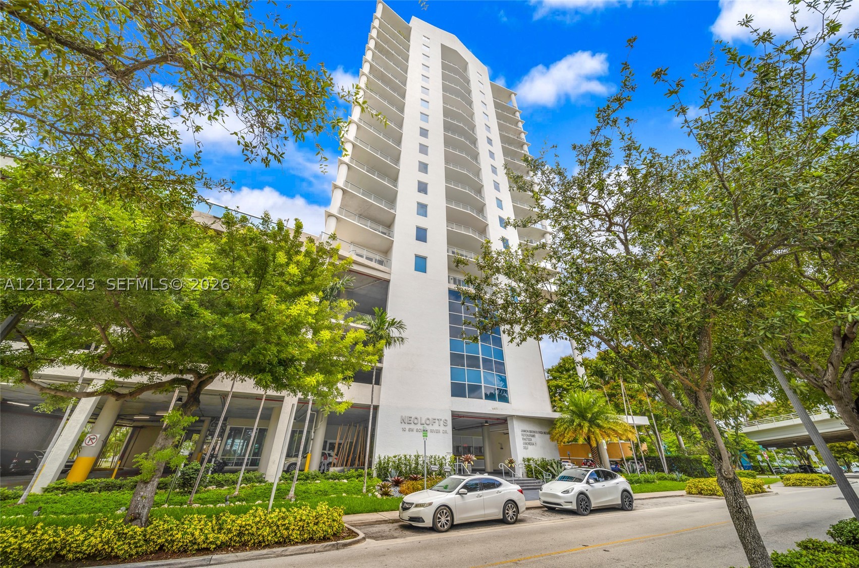 10 SW South River Dr #PHI15, Miami FL 33130