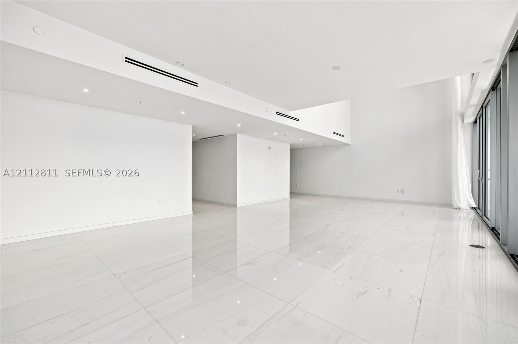 300 Biscayne Boulevard Way #5002E, Miami FL 33131