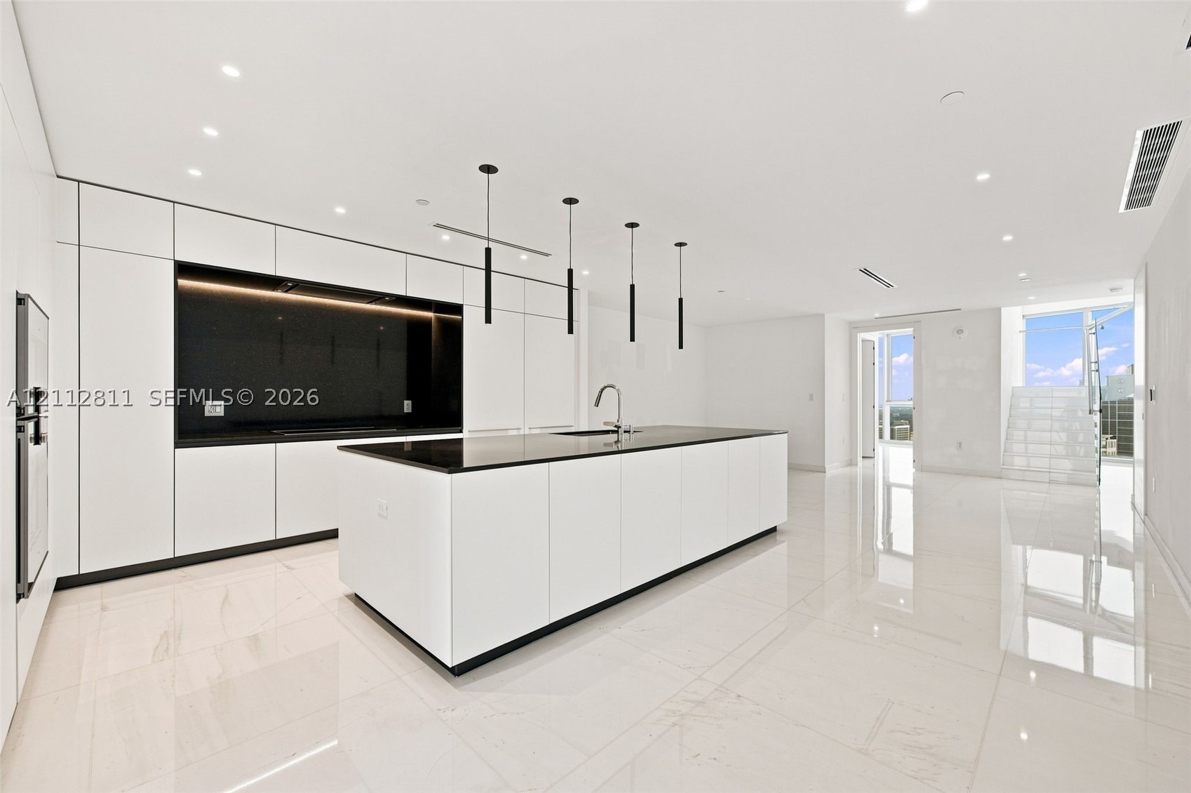 300 Biscayne Boulevard Way #5002E, Miami FL 33131