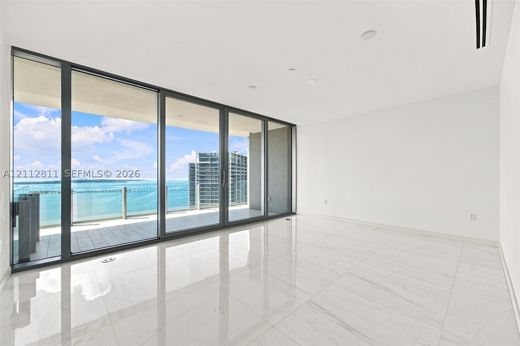 300 Biscayne Boulevard Way #5002E, Miami FL 33131