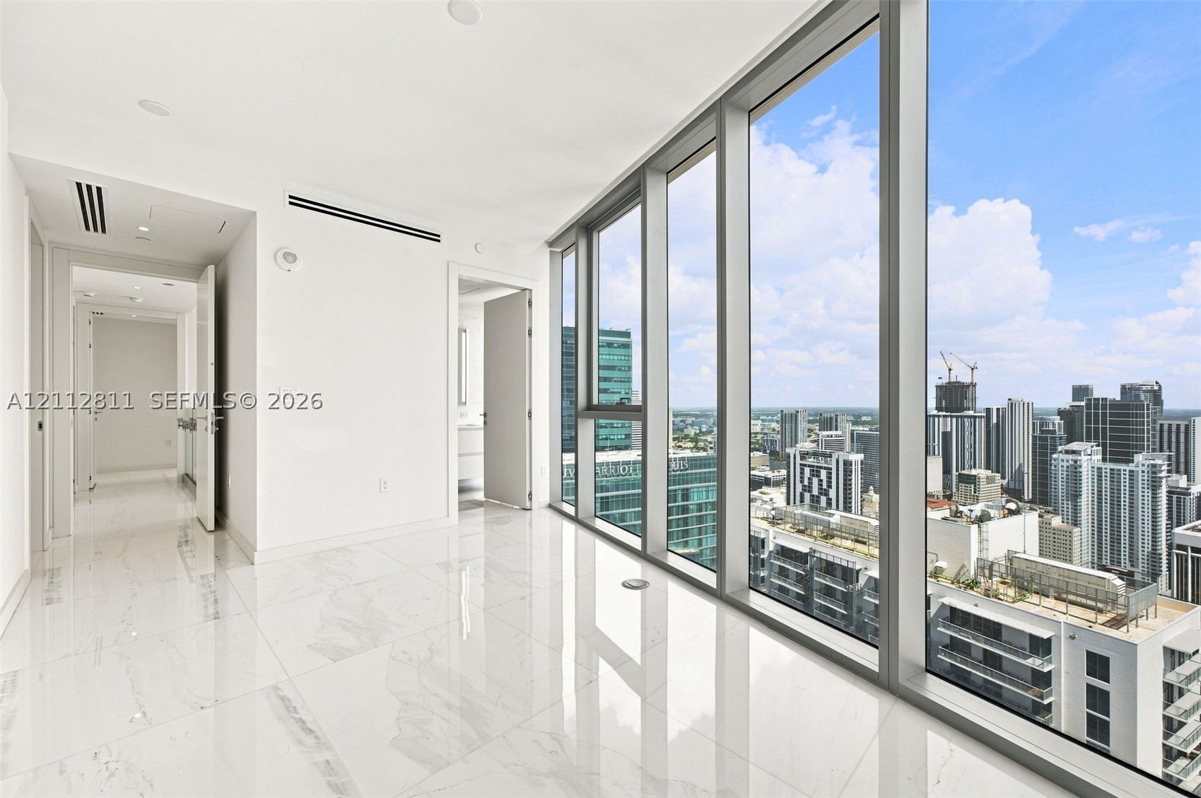 300 Biscayne Boulevard Way #5002E, Miami FL 33131