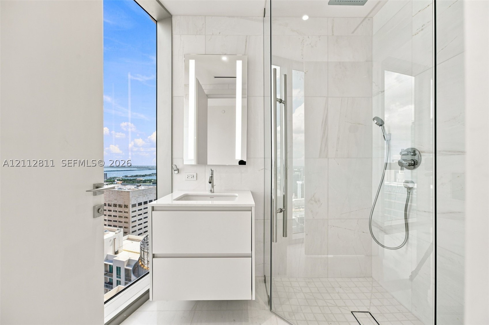 300 Biscayne Boulevard Way #5002E, Miami FL 33131
