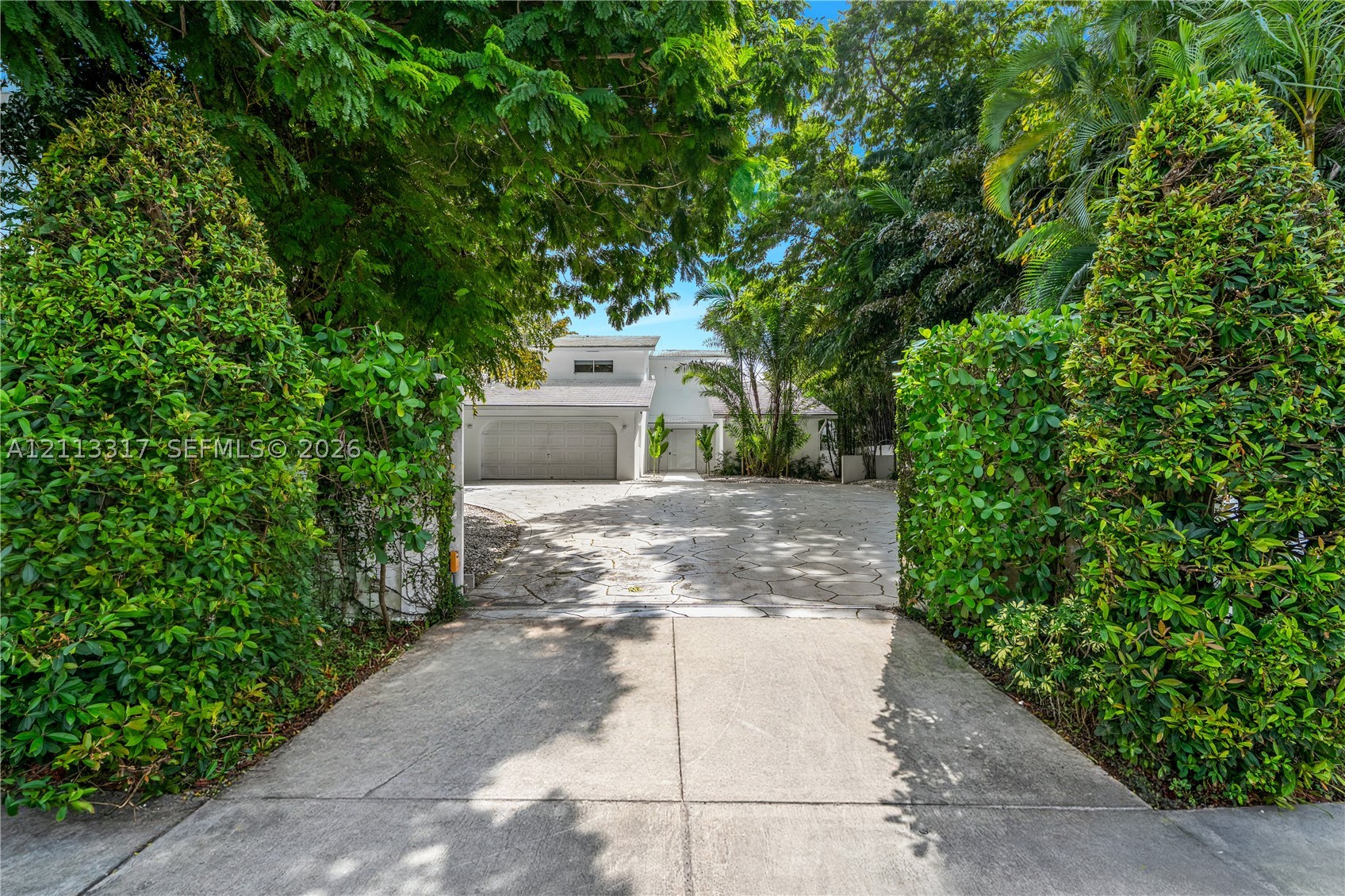 1372 S Venetian Way, Miami FL 33139