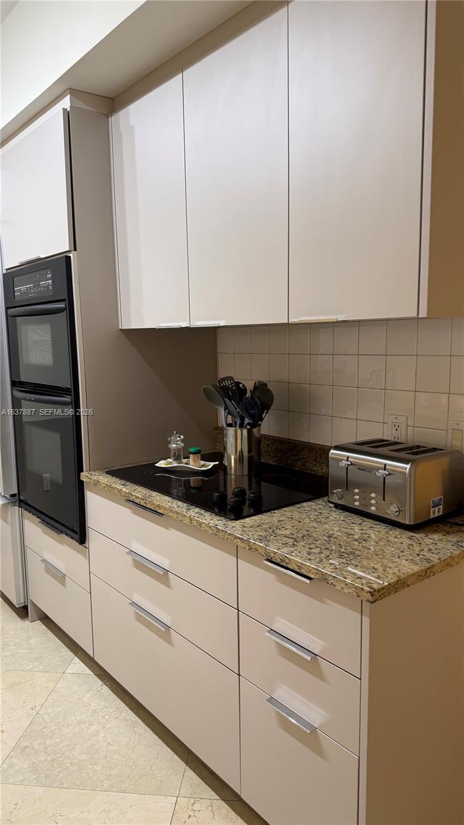 Hallandale Beach FL 33009 - A1637887