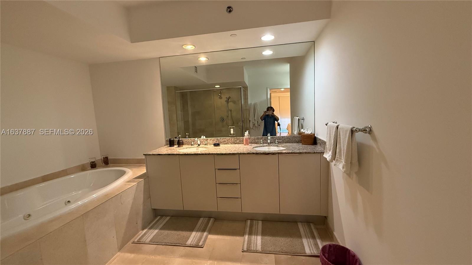 Hallandale Beach FL 33009 - A1637887