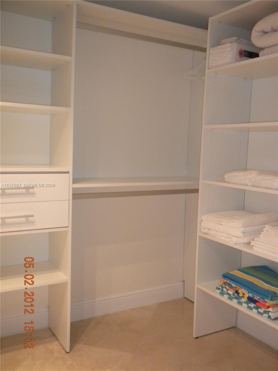 Hallandale Beach FL 33009 - A1637887