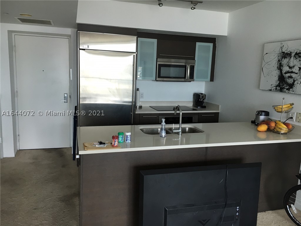 55 SE 6 ST #2006, Miami FL 33131