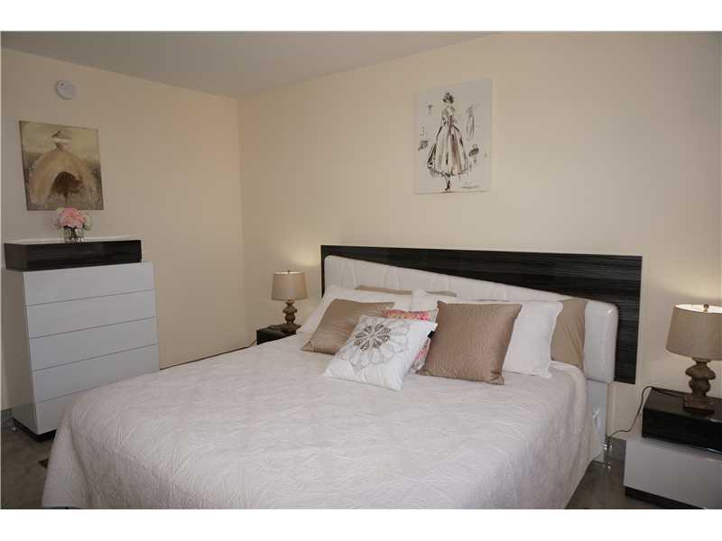 19370 COLLINS AV SEASONAL #1611, Sunny Isles Beach FL 33160