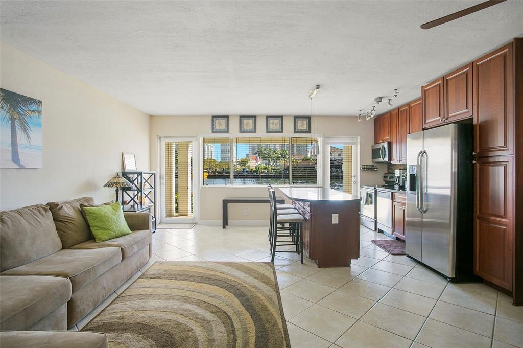 2895 NE 32nd #102, Fort Lauderdale FL 33306