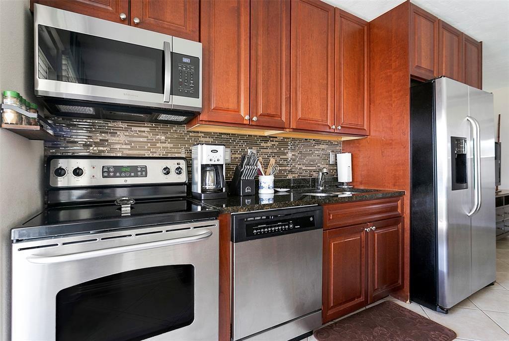 2895 NE 32nd #102, Fort Lauderdale FL 33306
