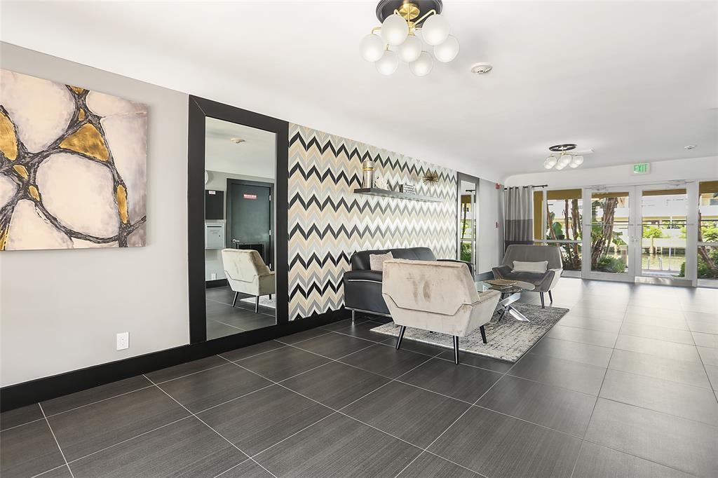 2895 NE 32nd #102, Fort Lauderdale FL 33306
