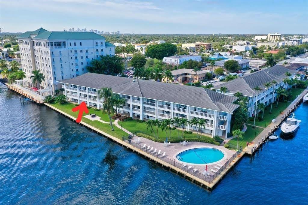 2895 NE 32nd #102, Fort Lauderdale FL 33306