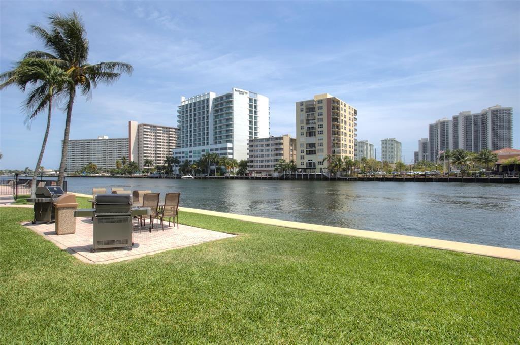 2895 NE 32nd #102, Fort Lauderdale FL 33306