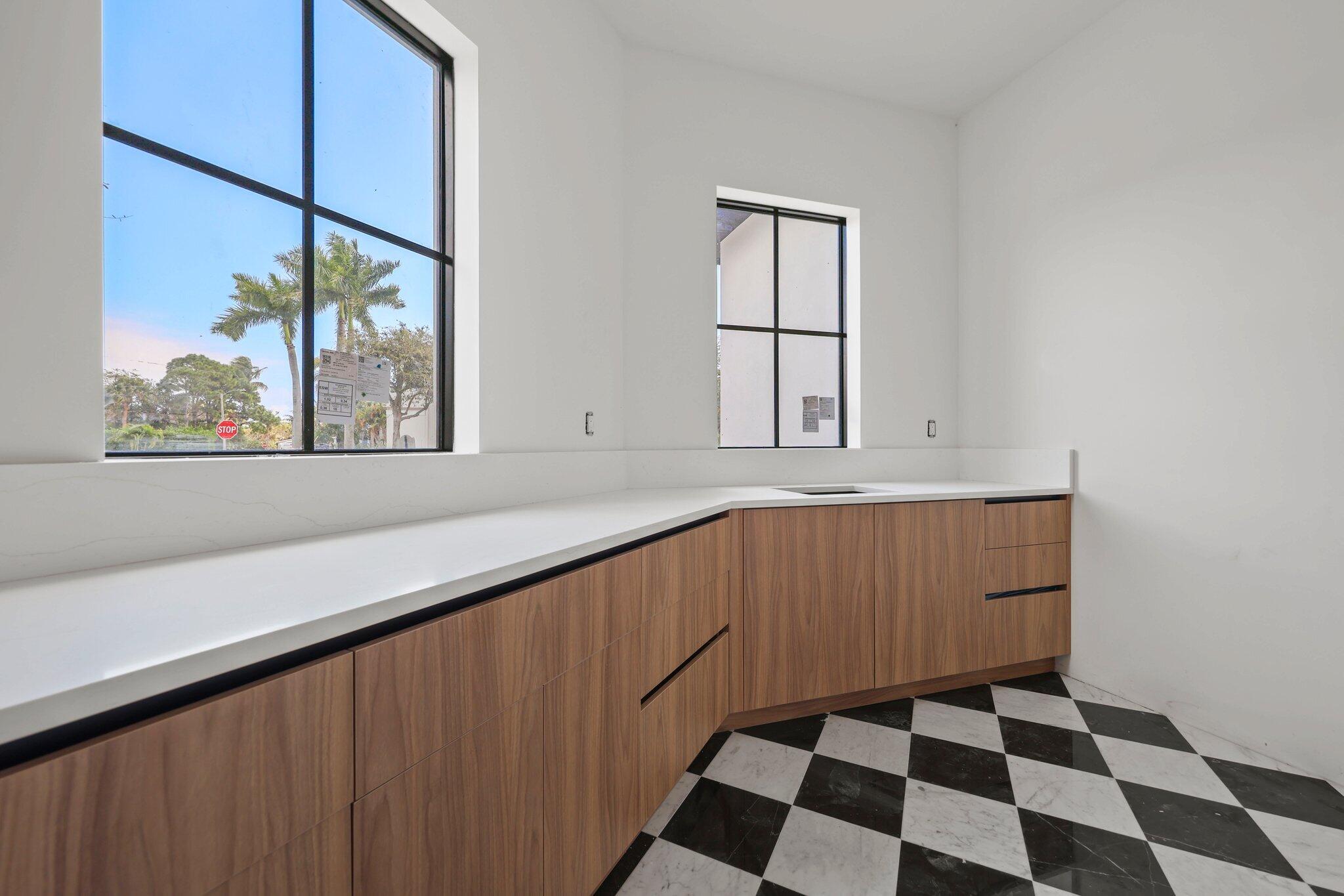 298 NE 8th, Boca Raton FL 33432
