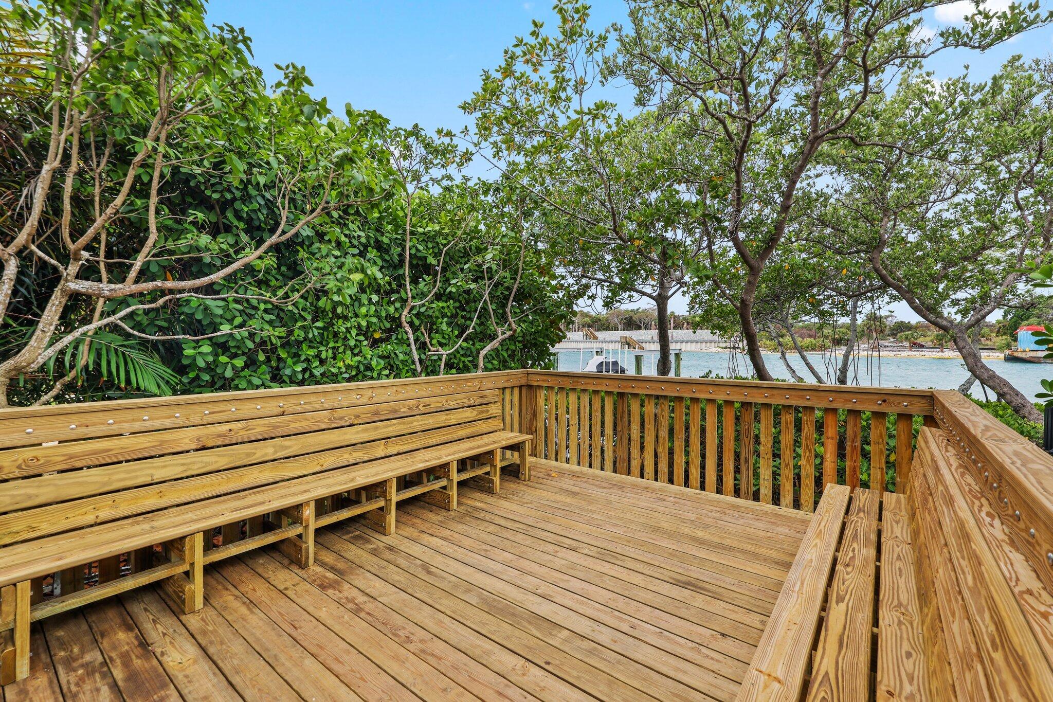 122 Lighthouse, Jupiter Inlet Colony FL 33469