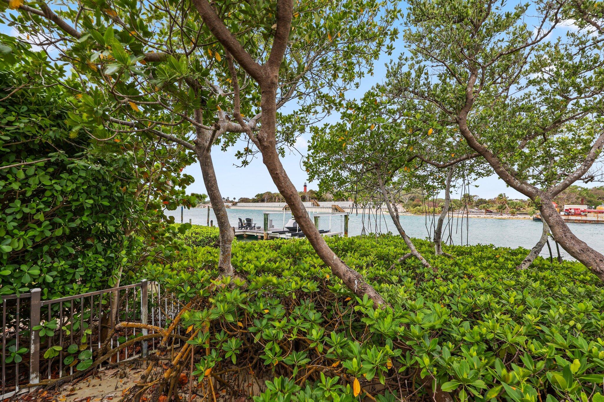 122 Lighthouse, Jupiter Inlet Colony FL 33469