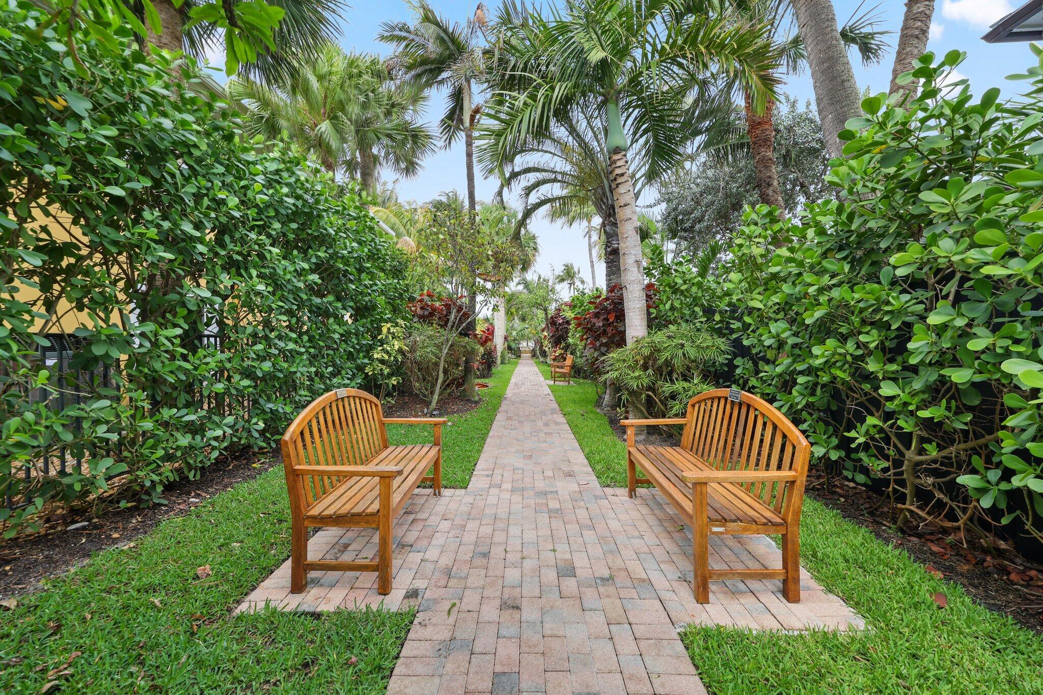 122 Lighthouse, Jupiter Inlet Colony FL 33469