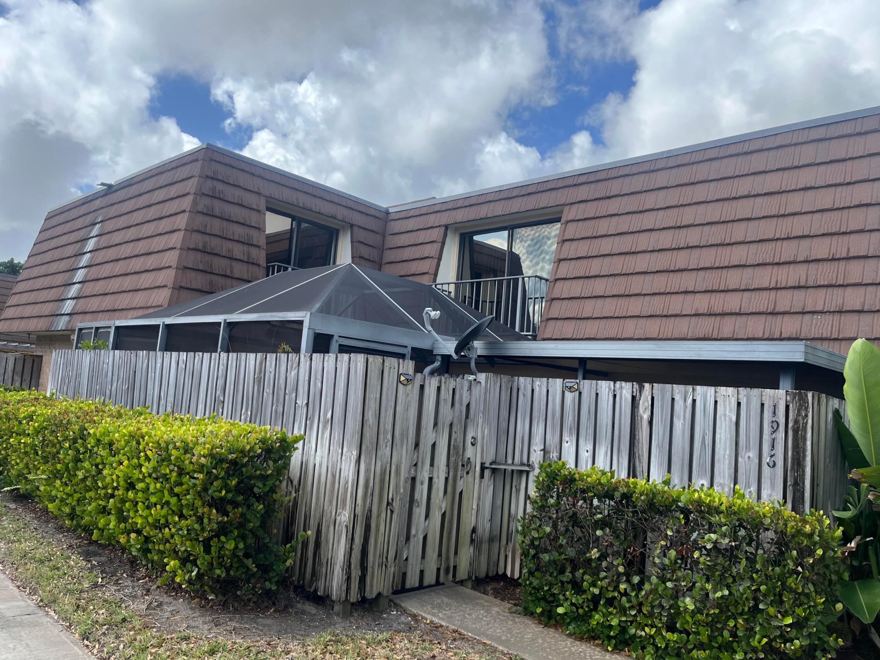 1916 19th, Palm Beach Gardens FL 33418