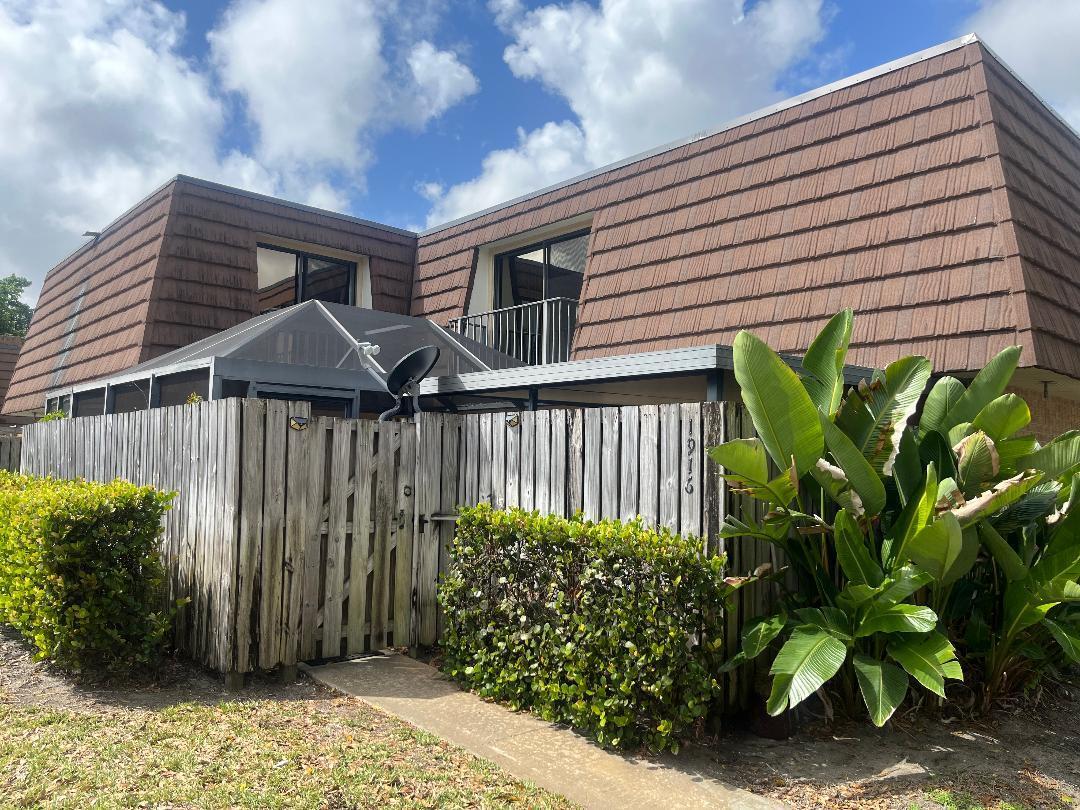 1916 19th, Palm Beach Gardens FL 33418