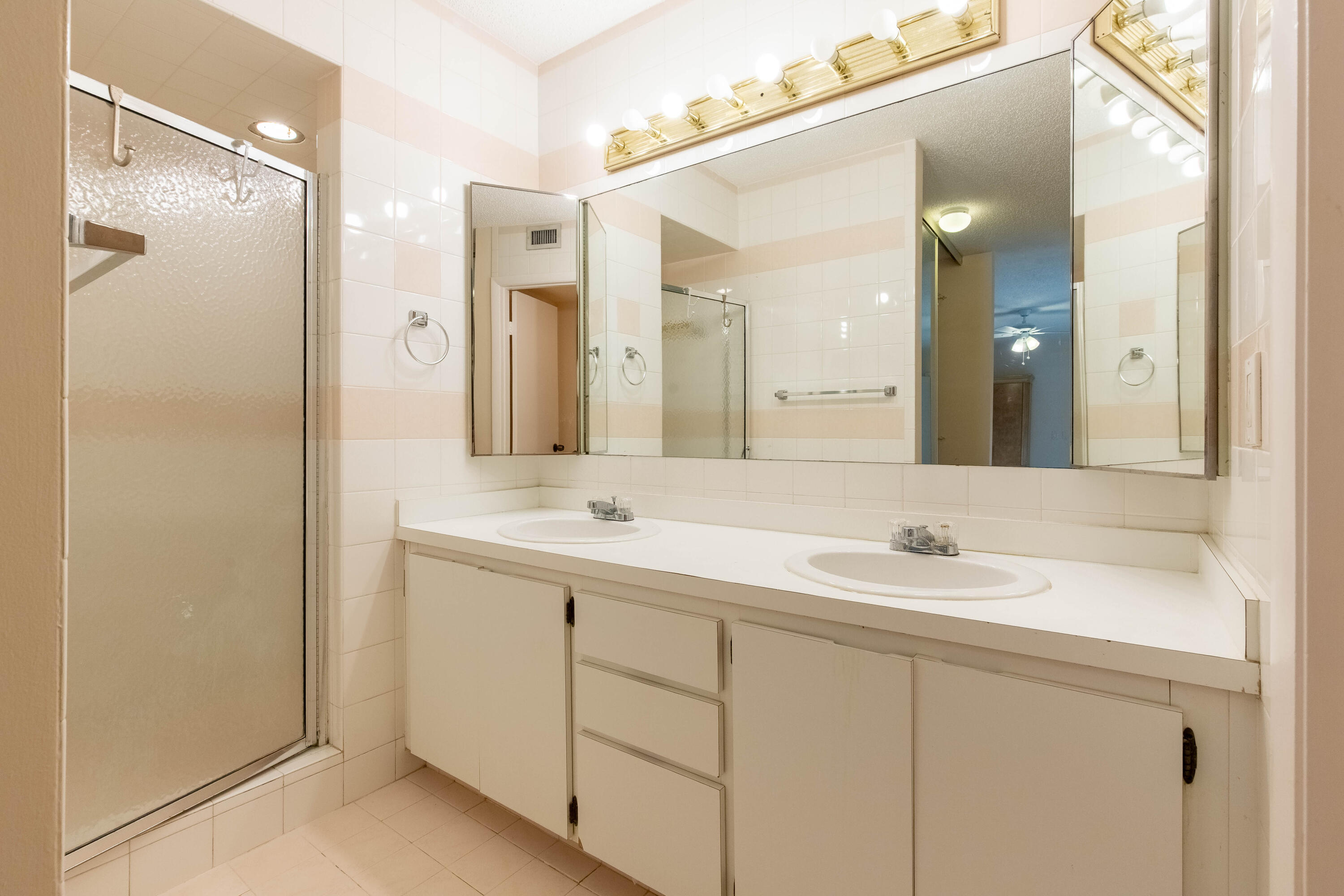1916 19th, Palm Beach Gardens FL 33418