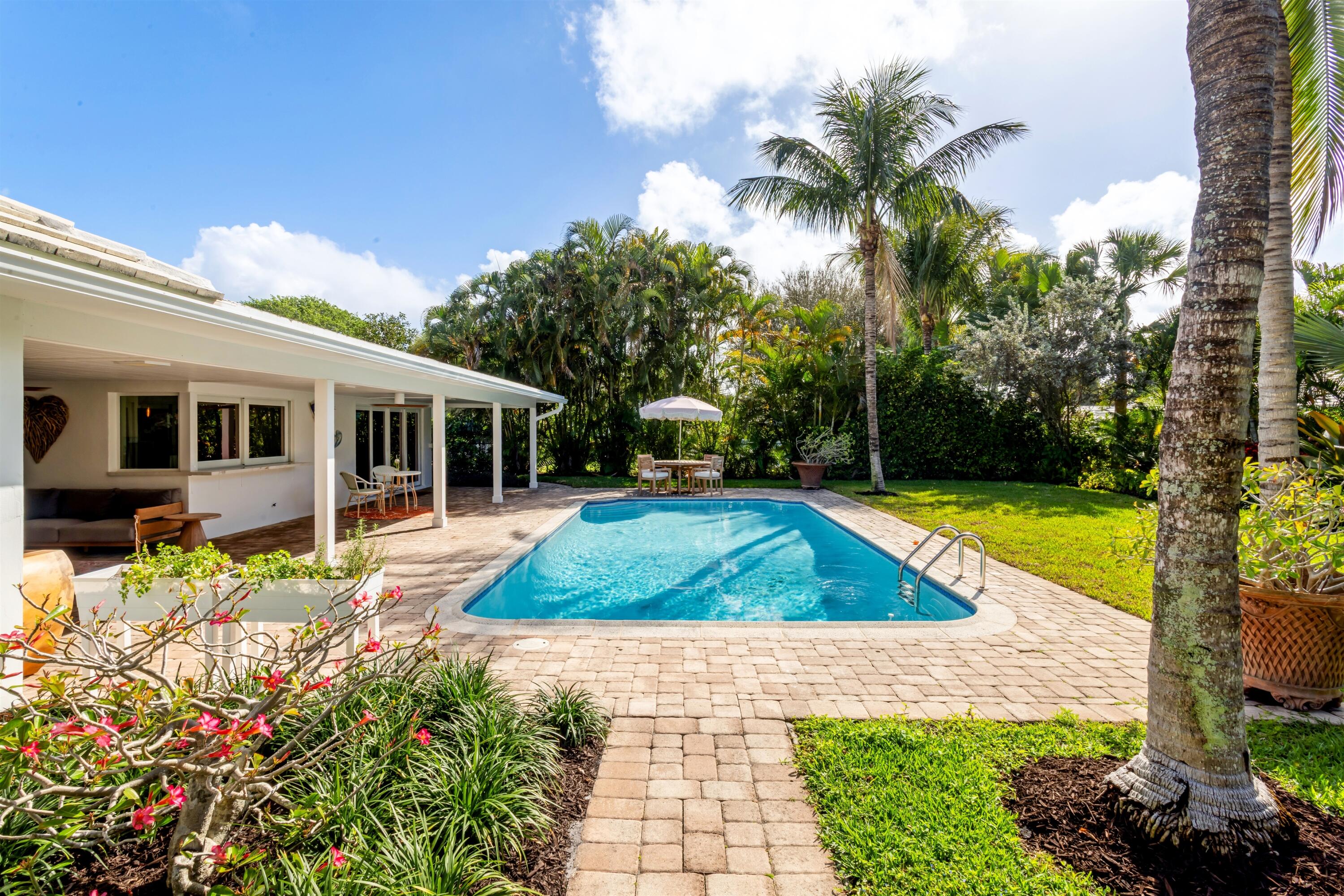 2720 Cardinal, Gulf Stream FL 33483