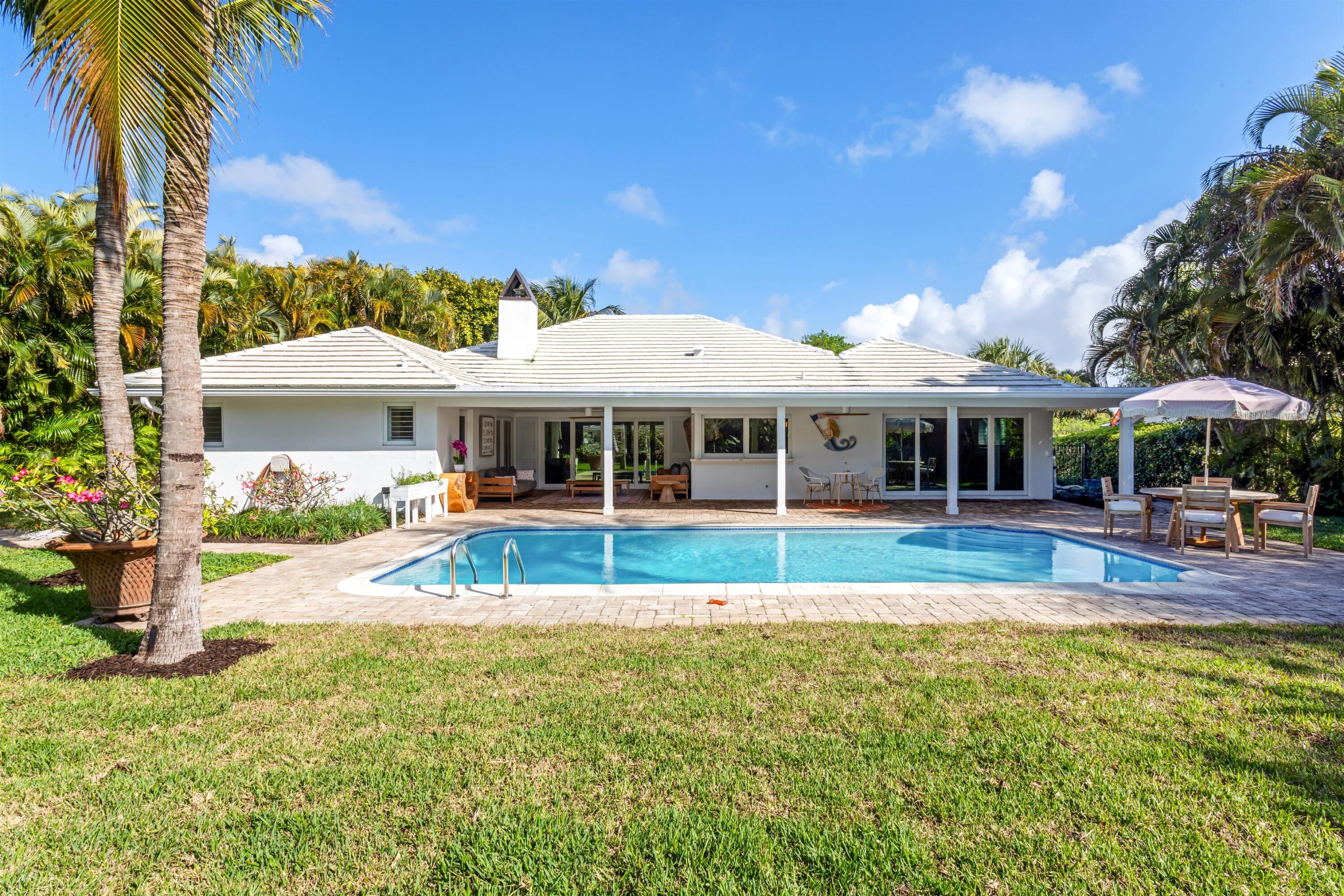 2720 Cardinal, Gulf Stream FL 33483